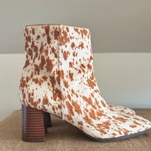 Stylish Tan and White Ankle Boots